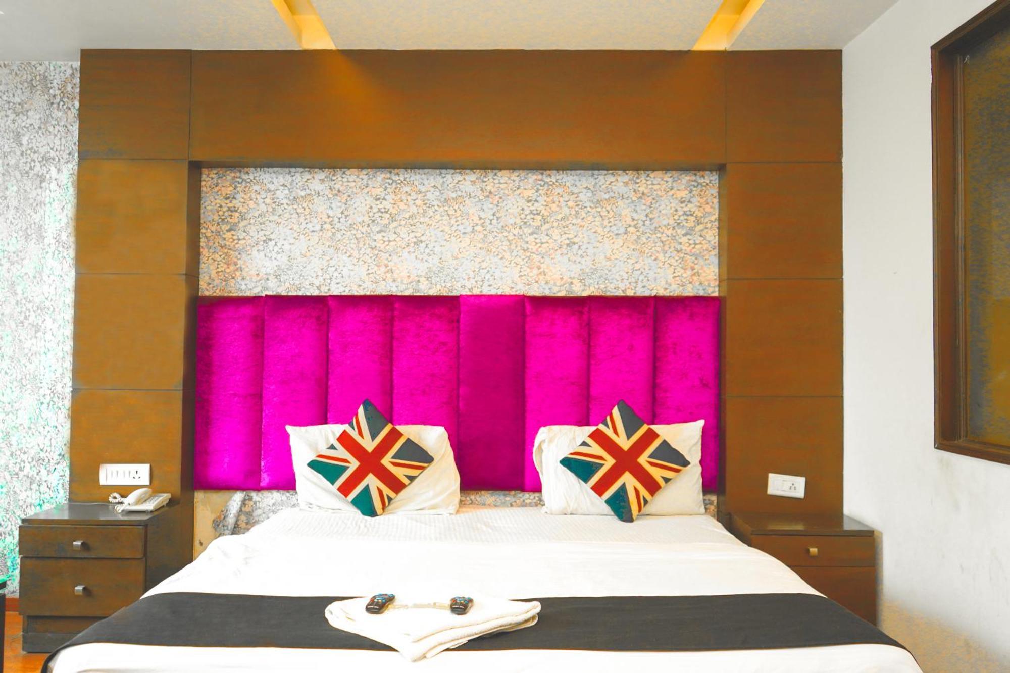 Hotel Sukoon - Ramesh Nagar Nueva Delhi Exterior foto