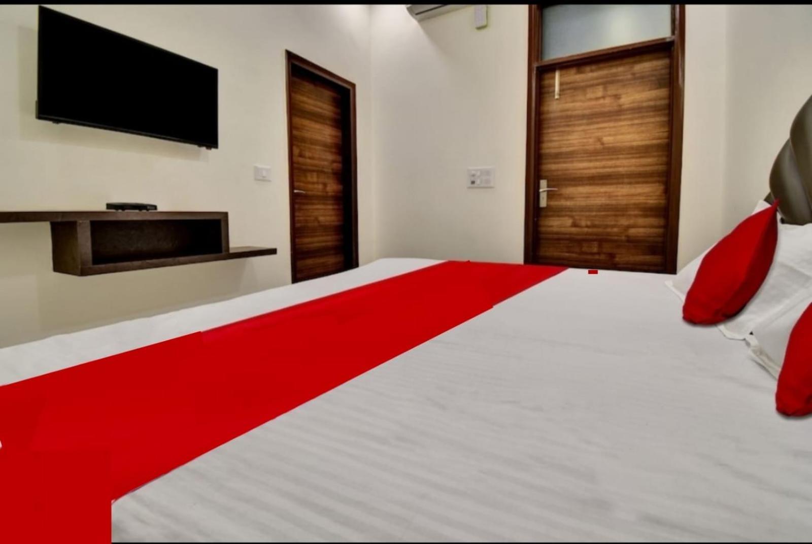Hotel Sukoon - Ramesh Nagar Nueva Delhi Exterior foto